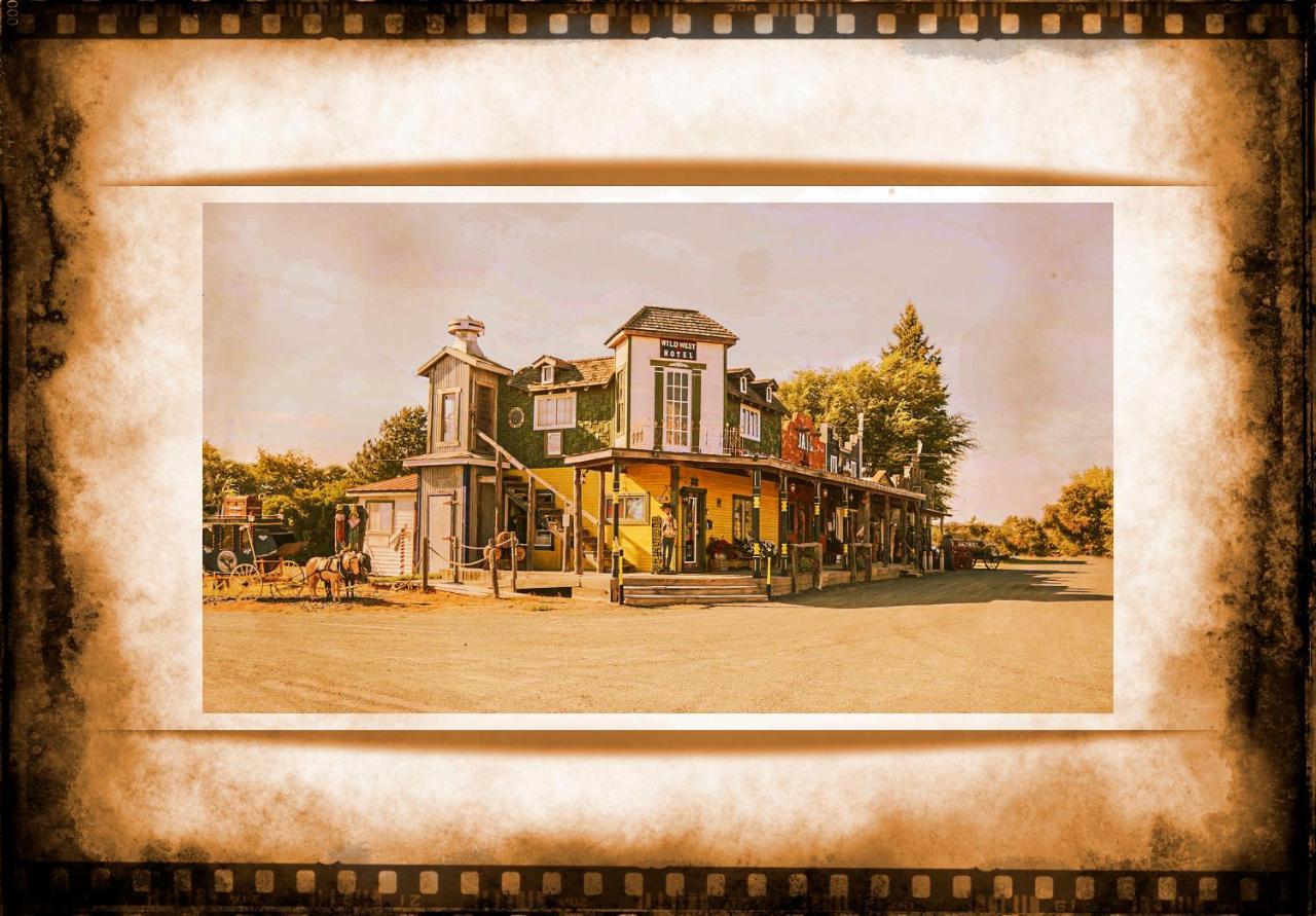 Black Bear Motel Davenport ภายนอก รูปภาพ