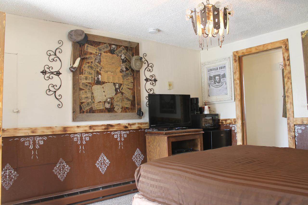 Black Bear Motel Davenport ภายนอก รูปภาพ