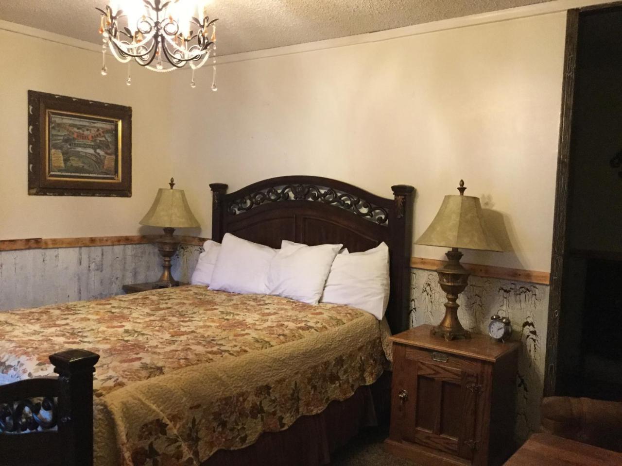 Black Bear Motel Davenport ภายนอก รูปภาพ