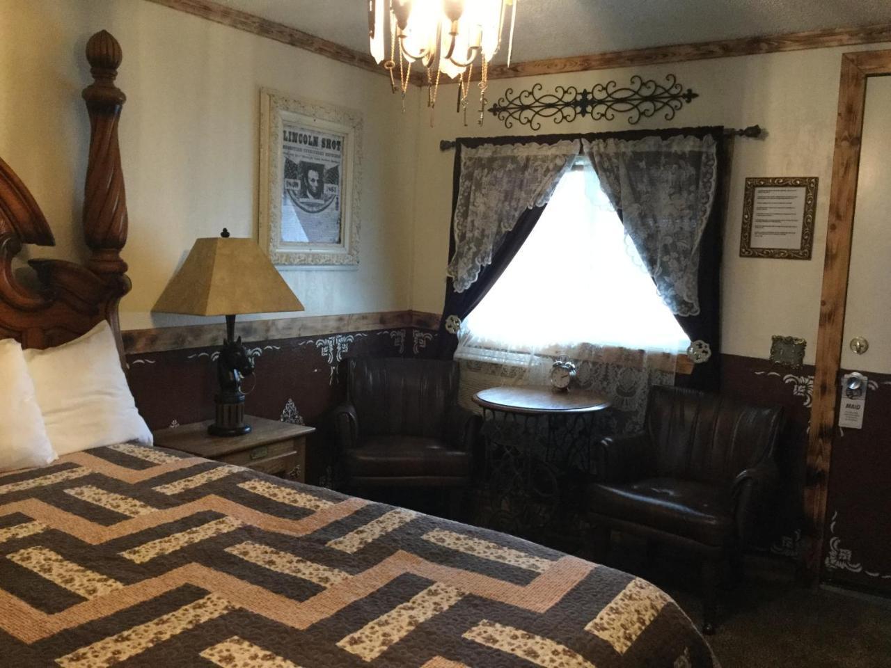 Black Bear Motel Davenport ภายนอก รูปภาพ