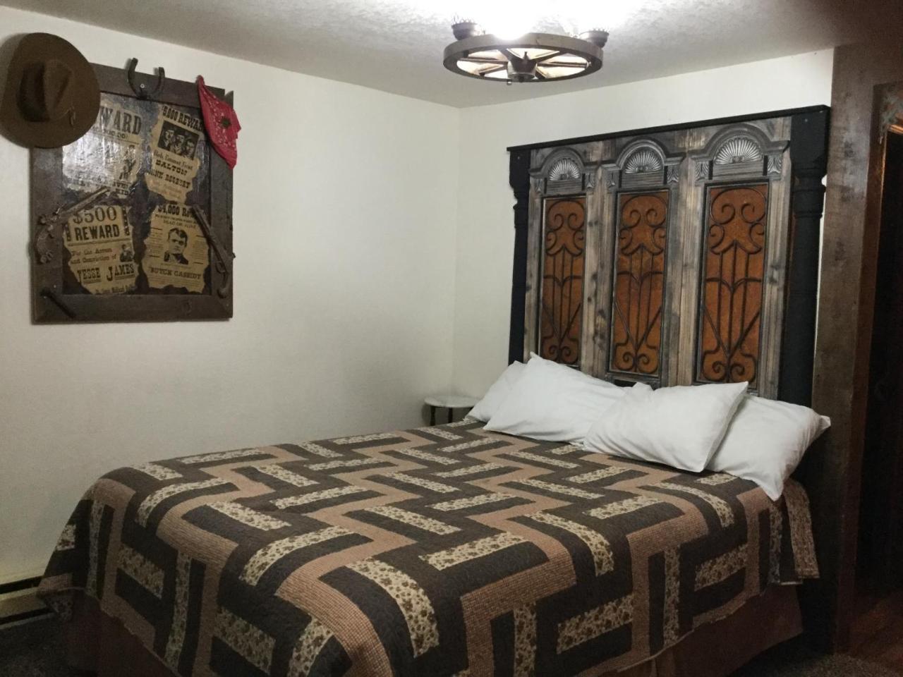 Black Bear Motel Davenport ภายนอก รูปภาพ