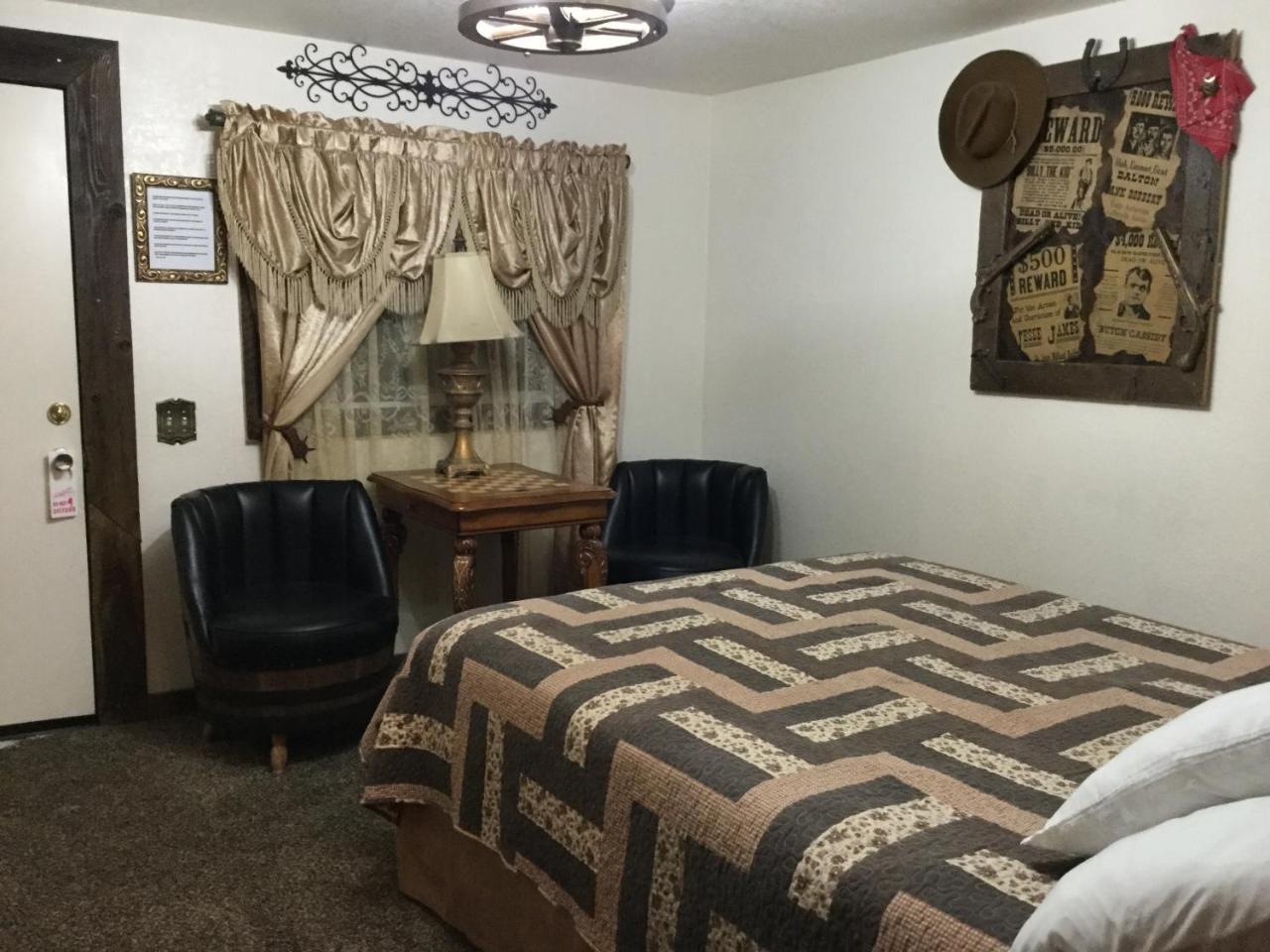 Black Bear Motel Davenport ภายนอก รูปภาพ