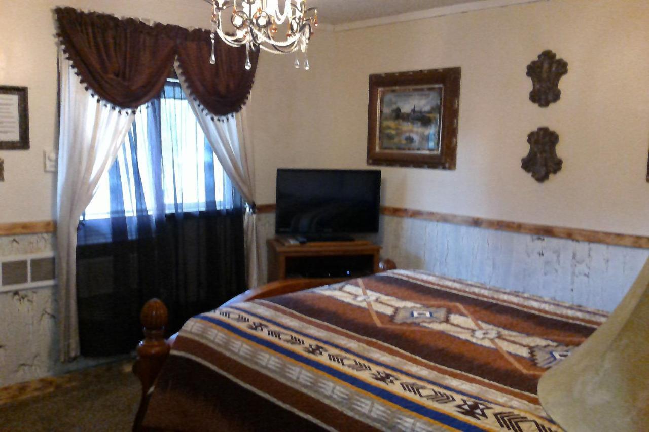 Black Bear Motel Davenport ภายนอก รูปภาพ
