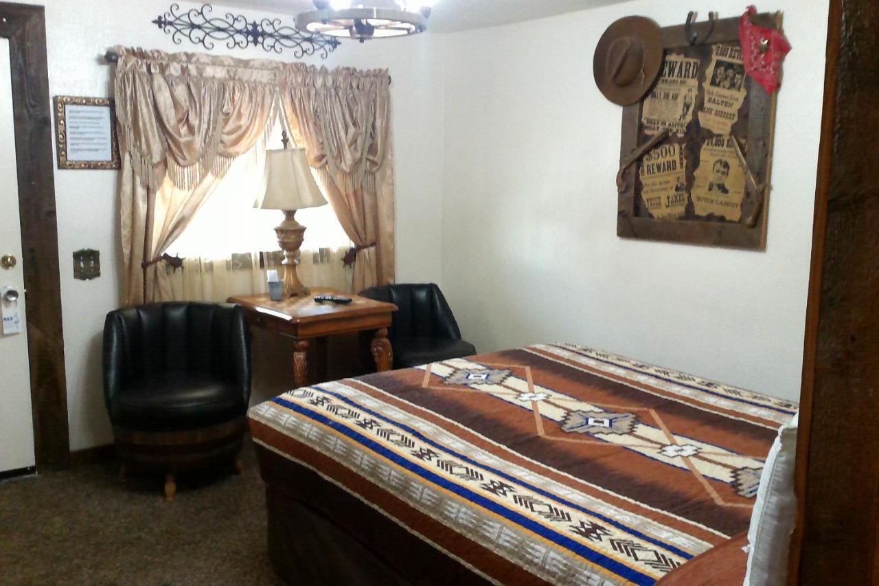 Black Bear Motel Davenport ภายนอก รูปภาพ